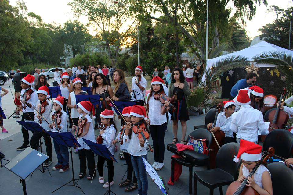 Lee más sobre el artículo La orquesta Infanto Juvenil tocará villancicos junto al pino navideño y el pesebre