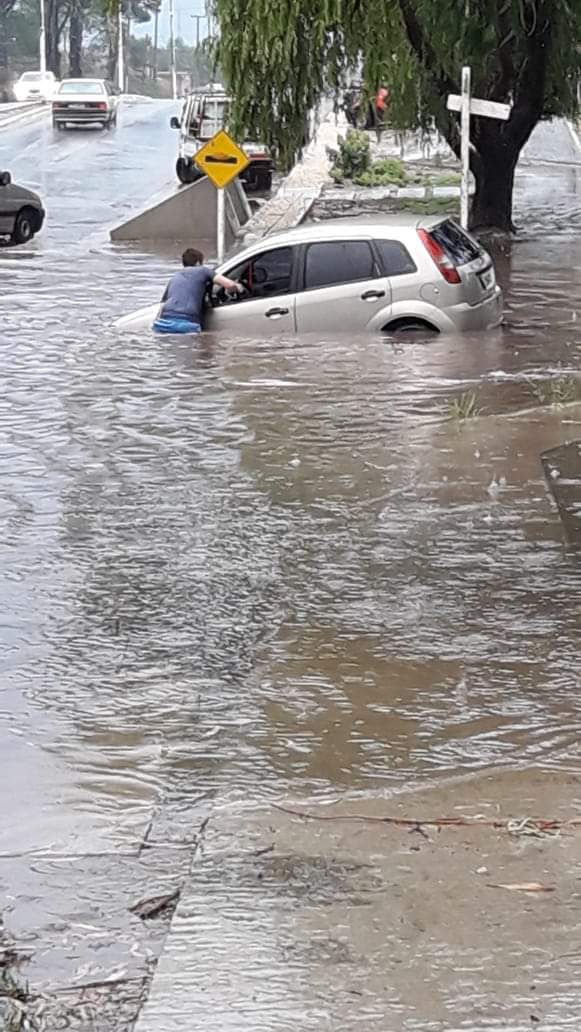 Lee más sobre el artículo Fuertes y abundantes precipitaciones golpean nuevamente a Pinamar – “No se esperaba”
