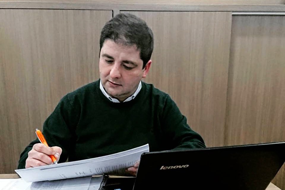 En este momento estás viendo “Hay ciertas actitudes del concejal que hace que uno levante temperatura y responda con argumentos”
